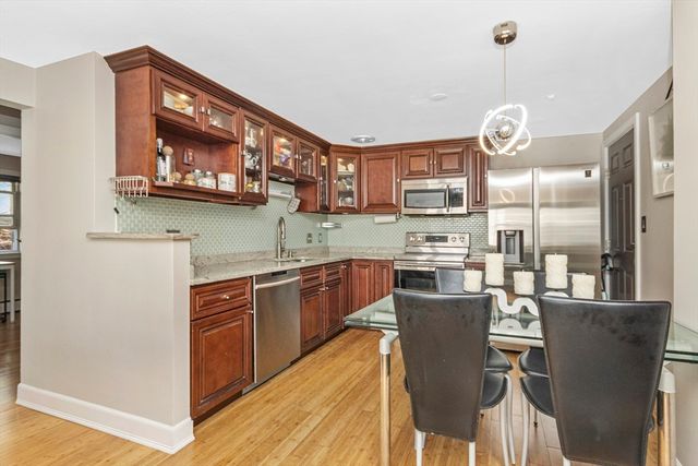 20 Miller St 11, Quincy, MA 02169