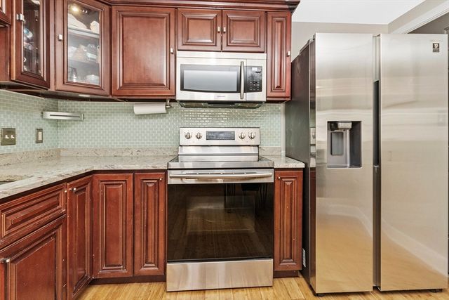 20 Miller St 11, Quincy, MA 02169