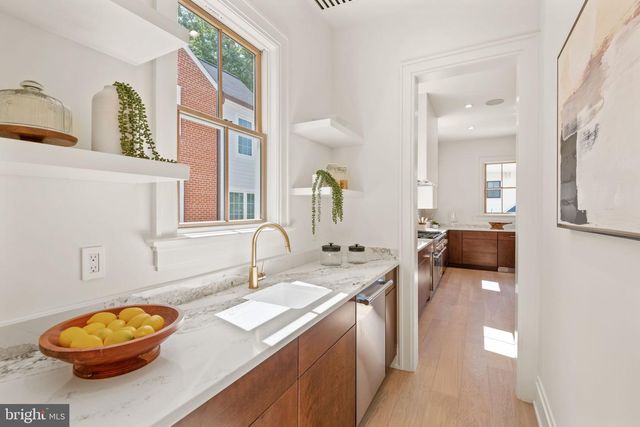 5022 CATHEDRAL AVE NW, Washington, DC 20016