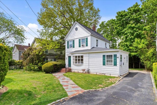 59 Hicks Lane, Great Neck, NY 11024