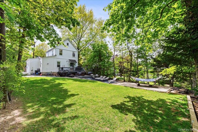 59 Hicks Lane, Great Neck, NY 11024
