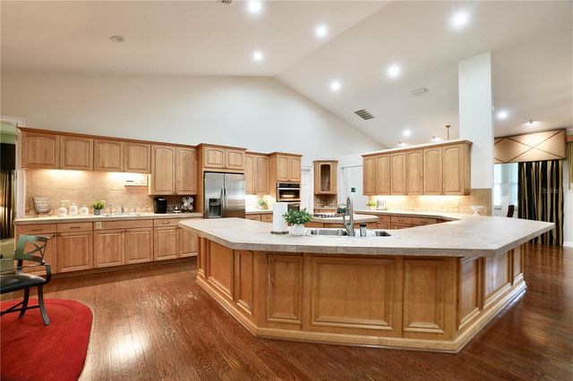 15717 E OAKLAND AVENUE, Winter Garden, FL 34787