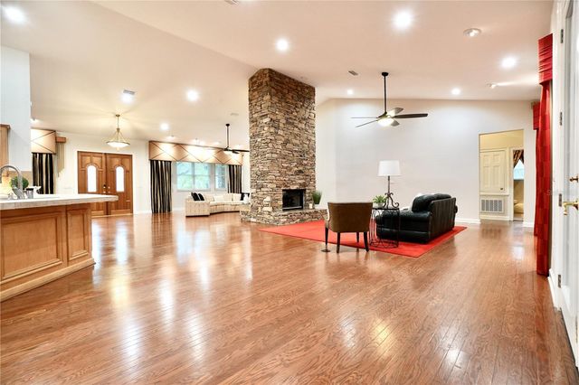 15717 E OAKLAND AVENUE, Winter Garden, FL 34787