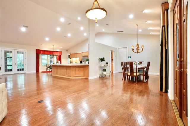 15717 E OAKLAND AVENUE, Winter Garden, FL 34787