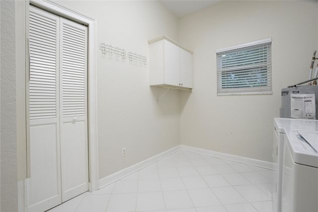 15717 E OAKLAND AVENUE, Winter Garden, FL 34787