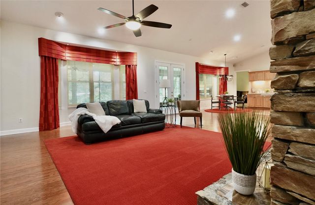 15717 E OAKLAND AVENUE, Winter Garden, FL 34787