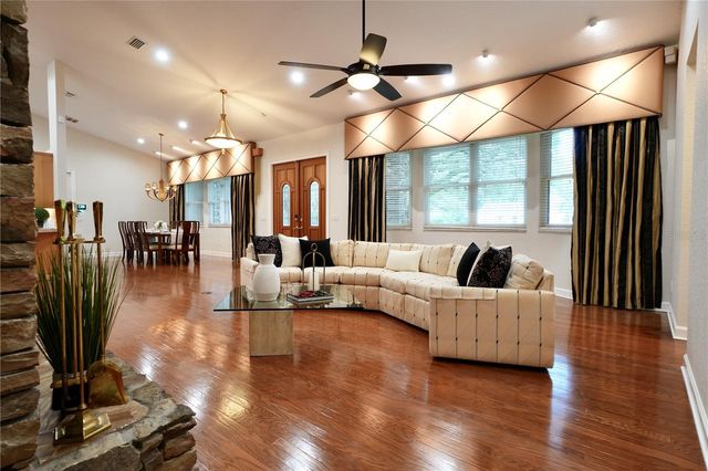 15717 E OAKLAND AVENUE, Winter Garden, FL 34787