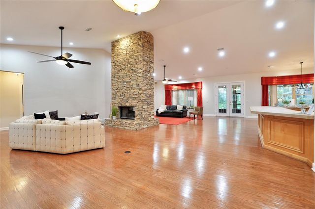 15717 E OAKLAND AVENUE, Winter Garden, FL 34787