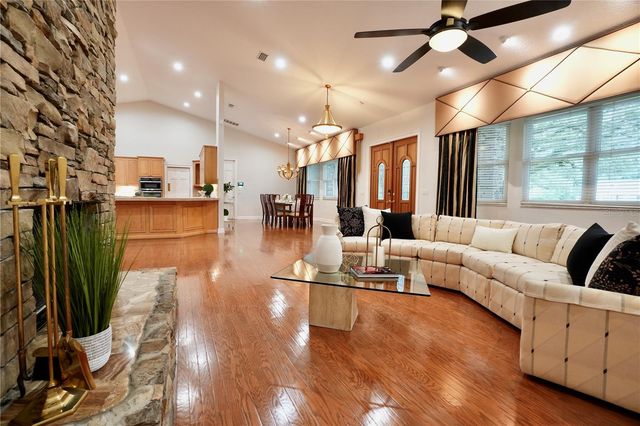 15717 E OAKLAND AVENUE, Winter Garden, FL 34787