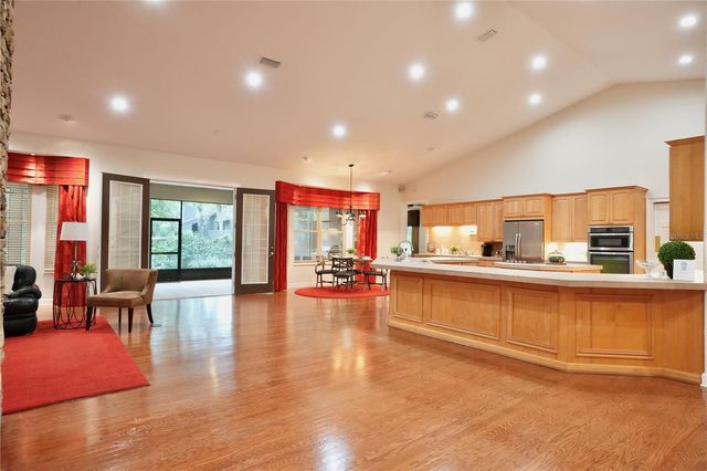 15717 E OAKLAND AVENUE, Winter Garden, FL 34787