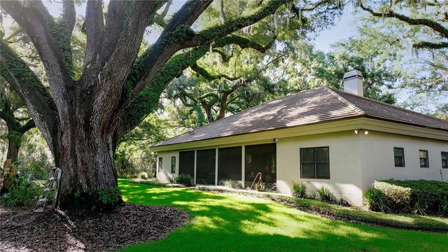 15717 E OAKLAND AVENUE, Winter Garden, FL 34787