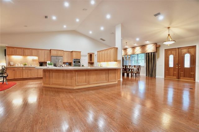 15717 E OAKLAND AVENUE, Winter Garden, FL 34787