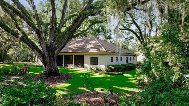 15717 E OAKLAND AVENUE, Winter Garden, FL 34787