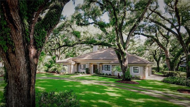 15717 E OAKLAND AVENUE, Winter Garden, FL 34787