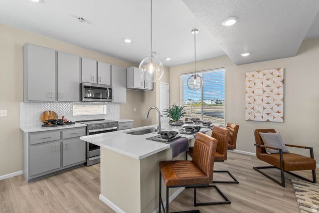 367 E HALLS CREEK RD, Saratoga Springs, UT 84045