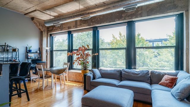 1110 W 15th Street 330, Chicago, IL 60608