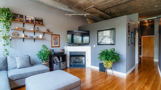 1110 W 15th Street 330, Chicago, IL 60608