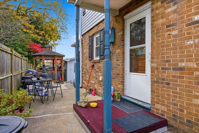 811 SPOTSWOOD DR, Harrisonburg, VA 22801