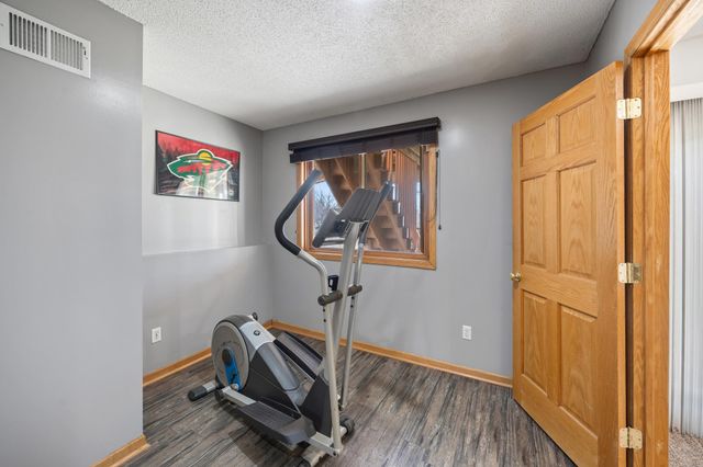 19554 Vernon Street NW, Elk River, MN 55330