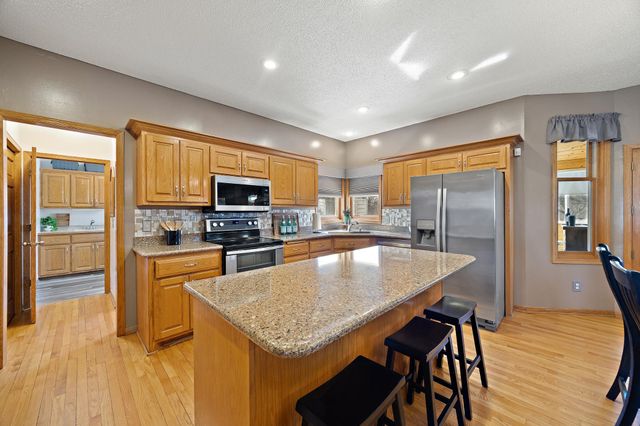 19554 Vernon Street NW, Elk River, MN 55330