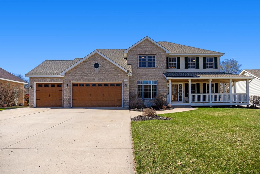 19554 Vernon Street NW, Elk River, MN 55330