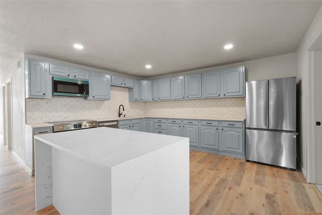 1019 Santa Clara, Santa Fe, NM 87507