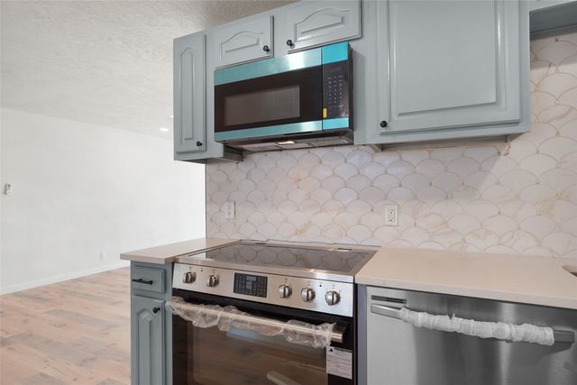 1019 Santa Clara, Santa Fe, NM 87507