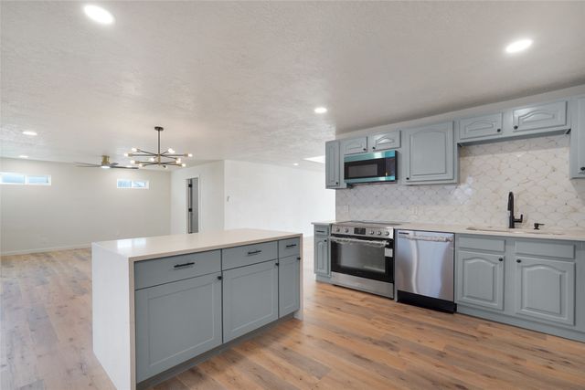 1019 Santa Clara, Santa Fe, NM 87507