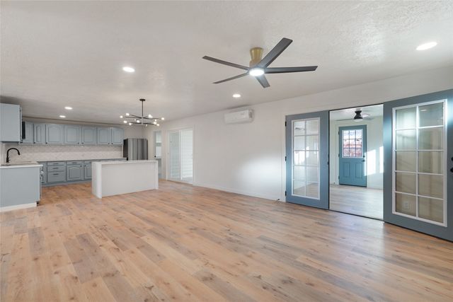 1019 Santa Clara, Santa Fe, NM 87507