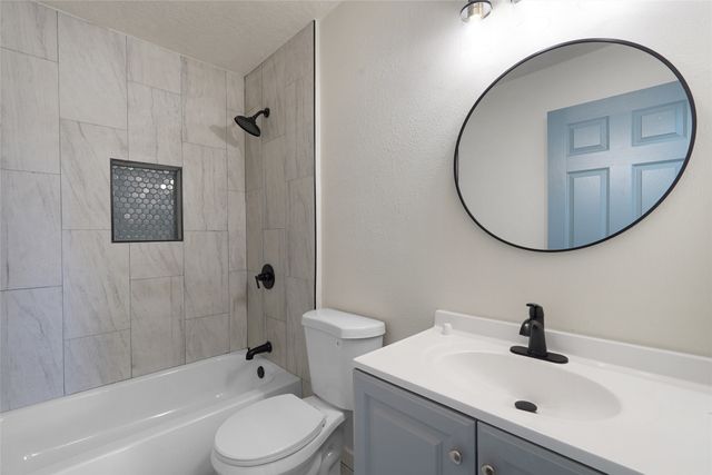 1019 Santa Clara, Santa Fe, NM 87507