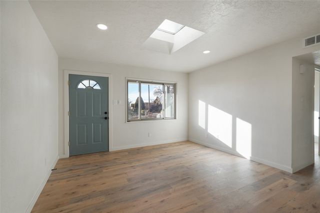 1019 Santa Clara, Santa Fe, NM 87507