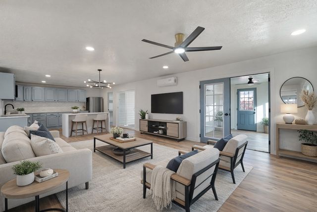 1019 Santa Clara, Santa Fe, NM 87507