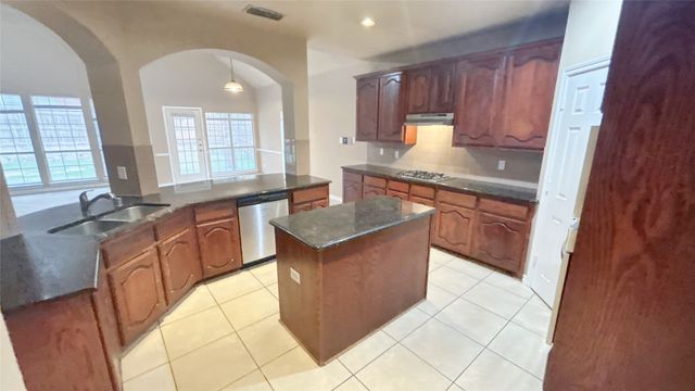 8225 Painted Tree Trail, Fort Worth, TX 76131