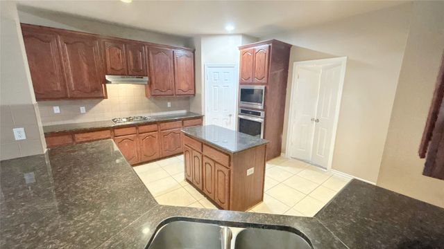 8225 Painted Tree Trail, Fort Worth, TX 76131