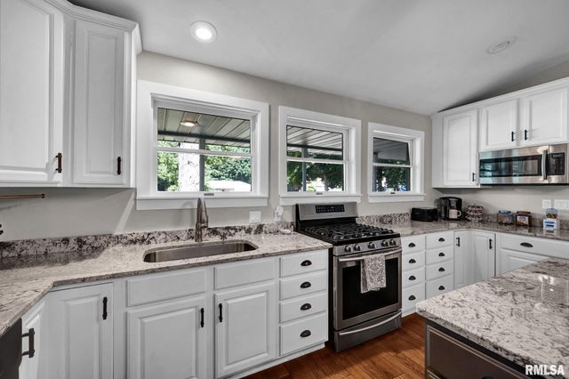 720 ILLINI Drive, East Peoria, IL 61611