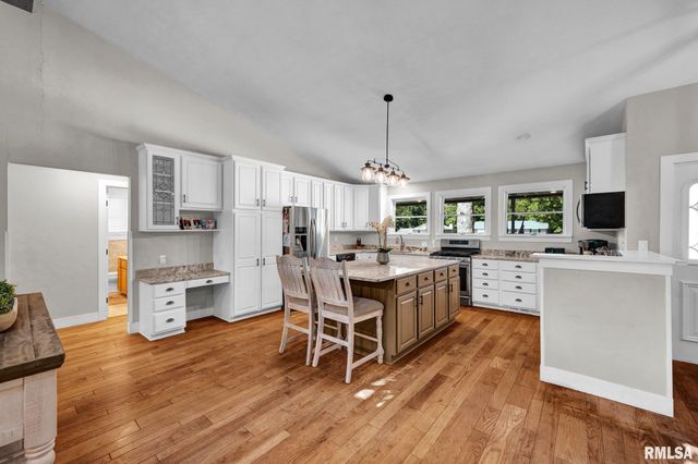 720 ILLINI Drive, East Peoria, IL 61611