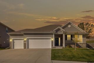 7358 S 185 Street, Omaha, NE 68136