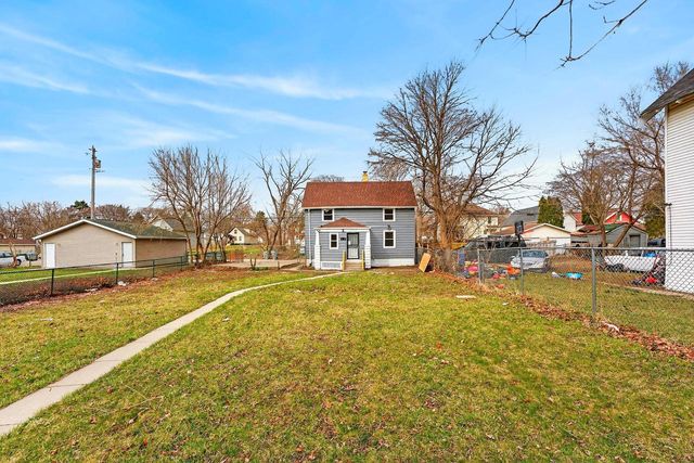 3217 N 12th STREET, Milwaukee, WI 53206