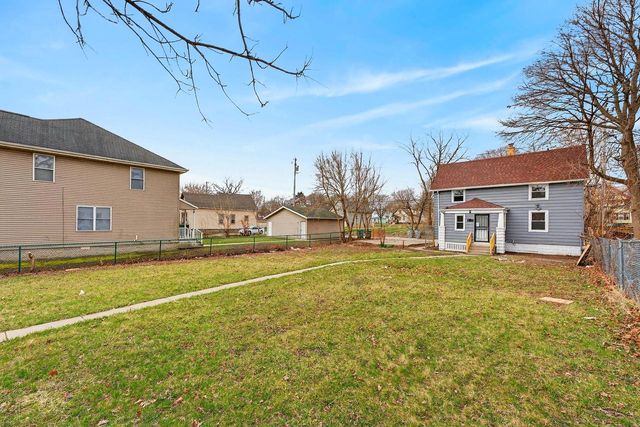 3217 N 12th STREET, Milwaukee, WI 53206