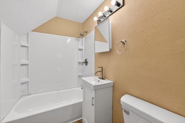 3217 N 12th STREET, Milwaukee, WI 53206