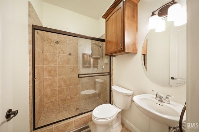 10117 Silverthorne Drive, Bakersfield, CA 93314