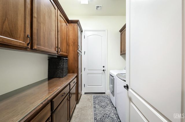 10117 Silverthorne Drive, Bakersfield, CA 93314