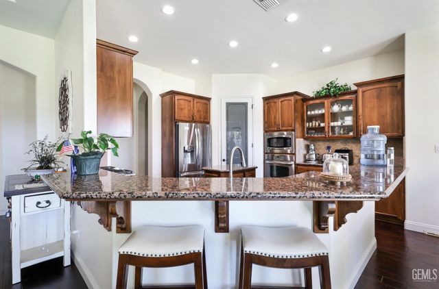 10117 Silverthorne Drive, Bakersfield, CA 93314