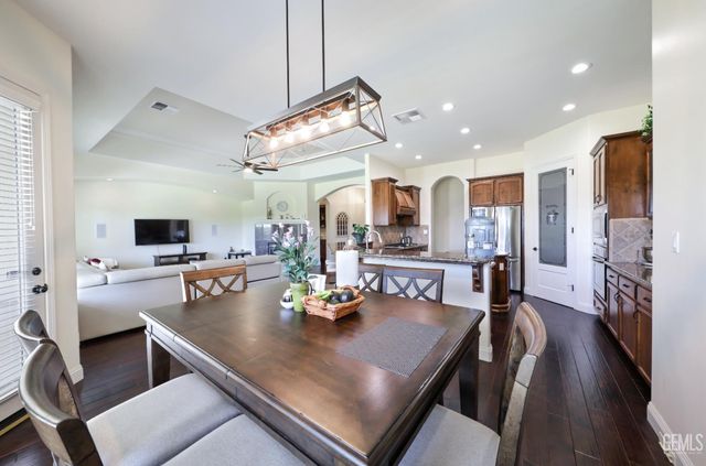 10117 Silverthorne Drive, Bakersfield, CA 93314