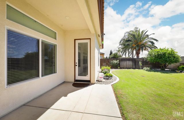 10117 Silverthorne Drive, Bakersfield, CA 93314