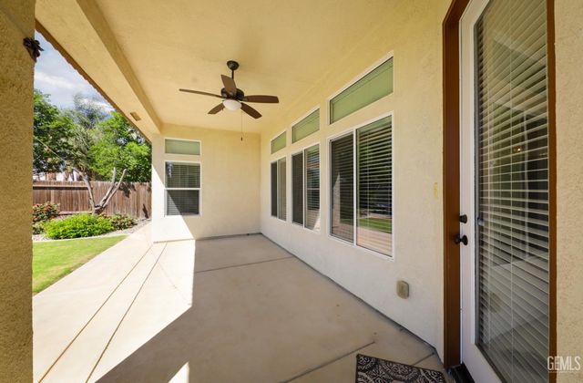 10117 Silverthorne Drive, Bakersfield, CA 93314