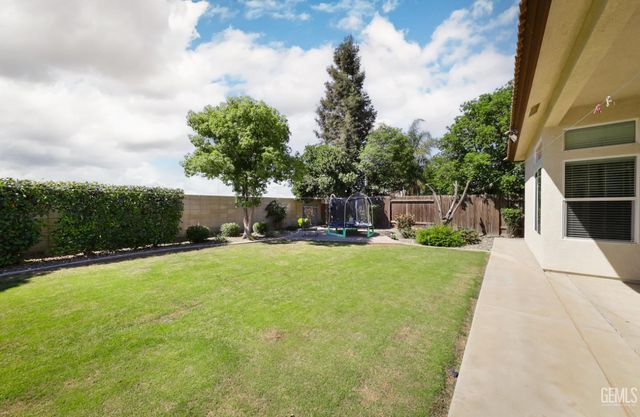 10117 Silverthorne Drive, Bakersfield, CA 93314