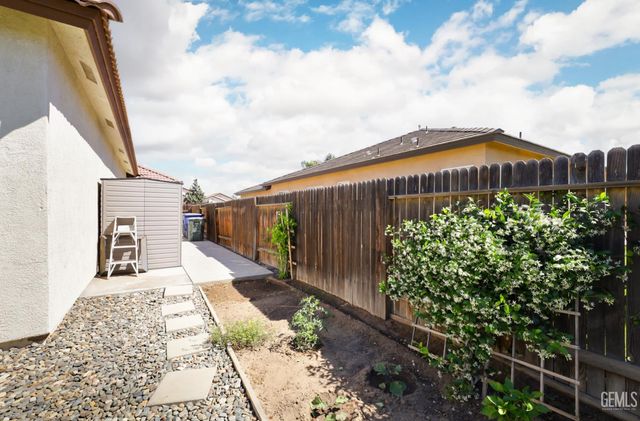 10117 Silverthorne Drive, Bakersfield, CA 93314