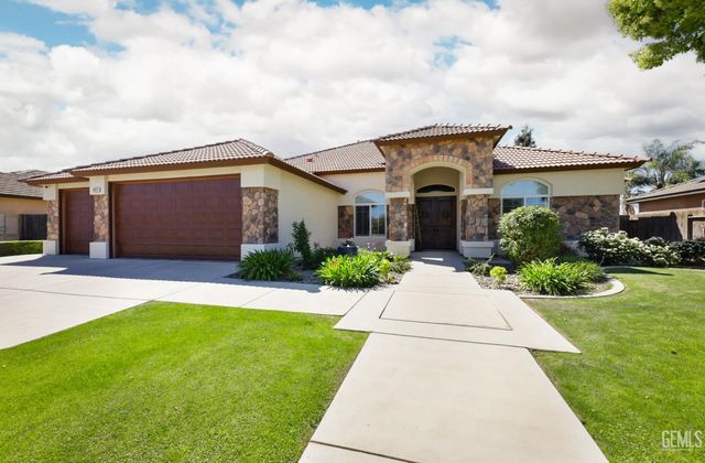 10117 Silverthorne Drive, Bakersfield, CA 93314