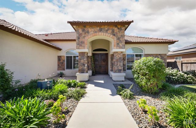 10117 Silverthorne Drive, Bakersfield, CA 93314